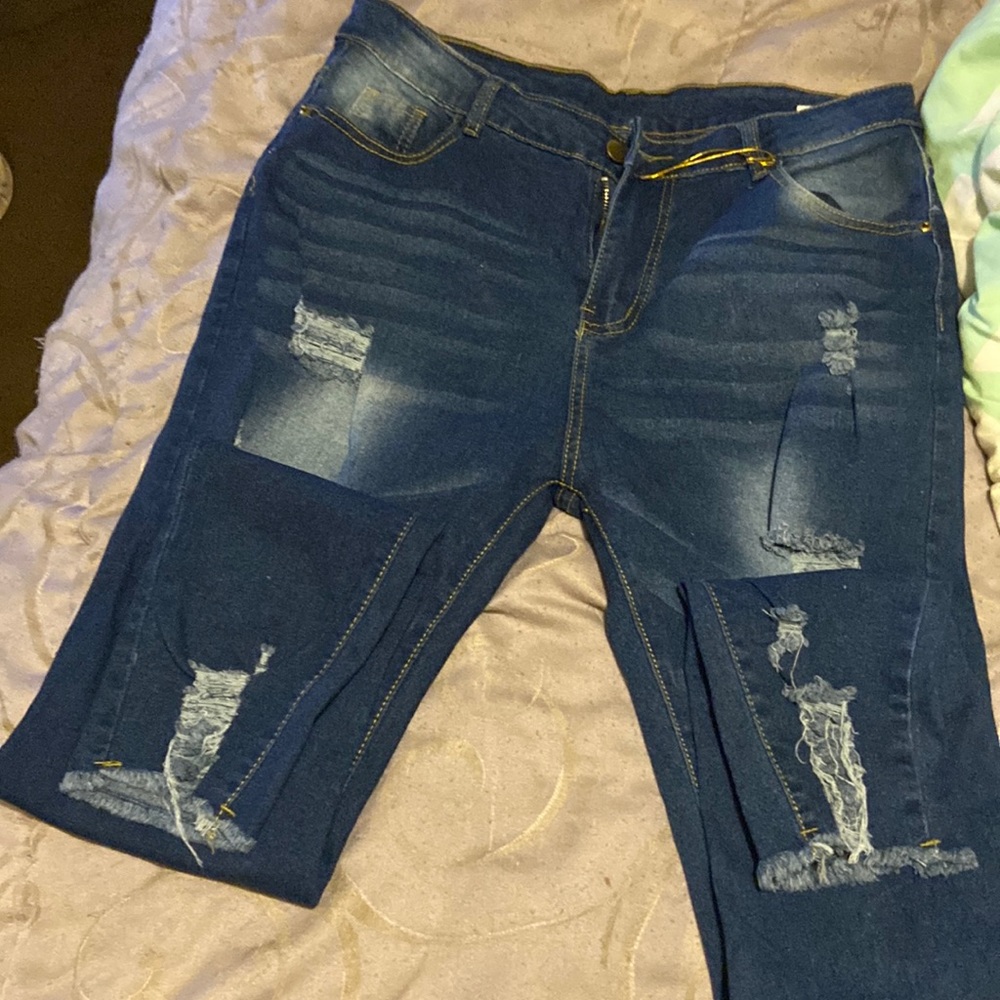 Distressed Skinny Jeans
